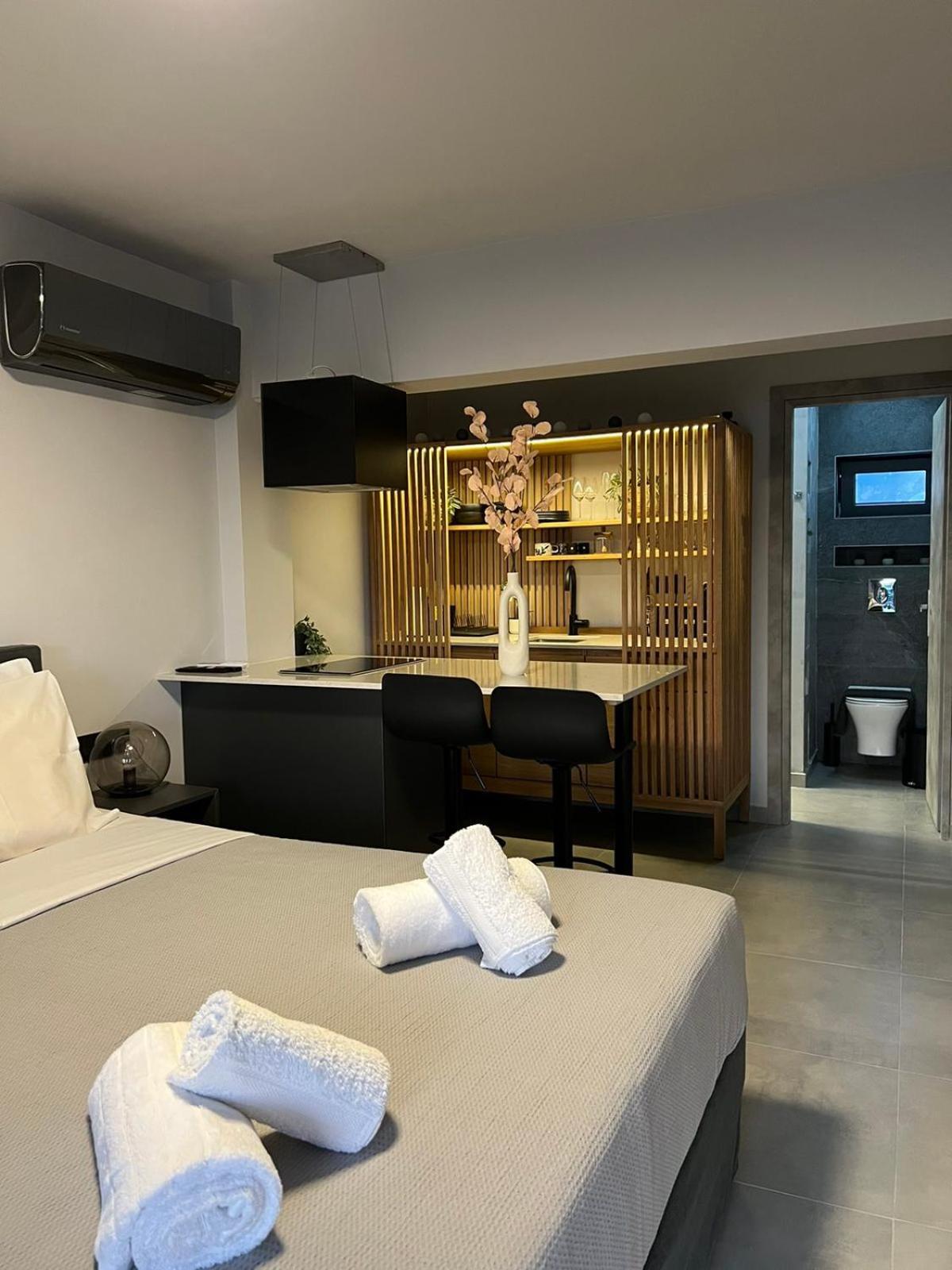 Loft Spa Greece - Enjoy Our Jacuzzi Kalamata Exterior photo