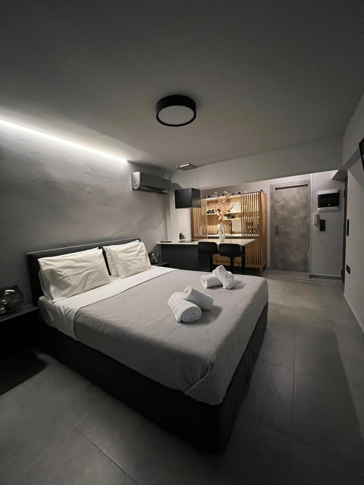 Loft Spa Greece - Enjoy Our Jacuzzi Kalamata Exterior photo