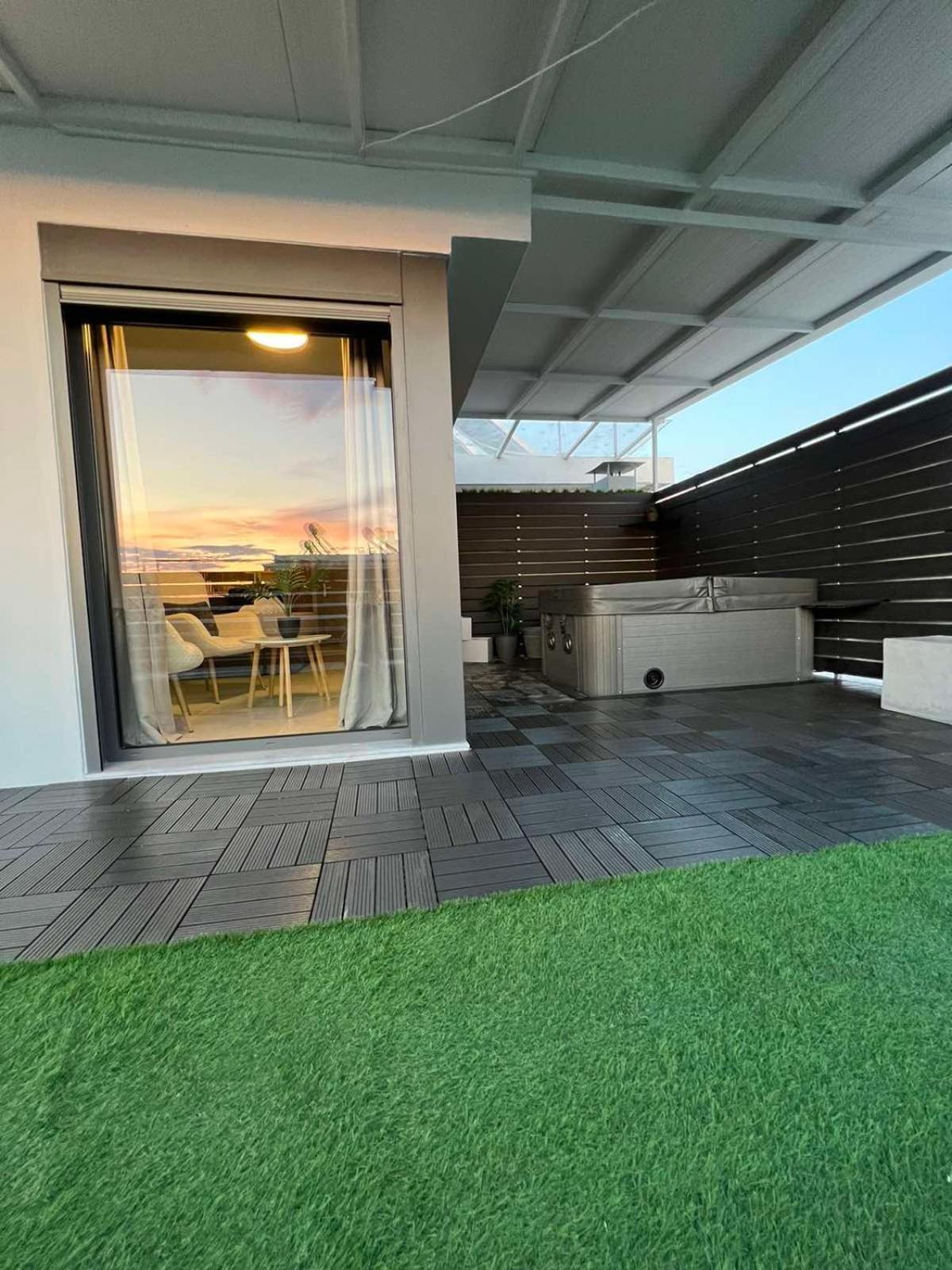 Loft Spa Greece - Enjoy Our Jacuzzi Kalamata Exterior photo